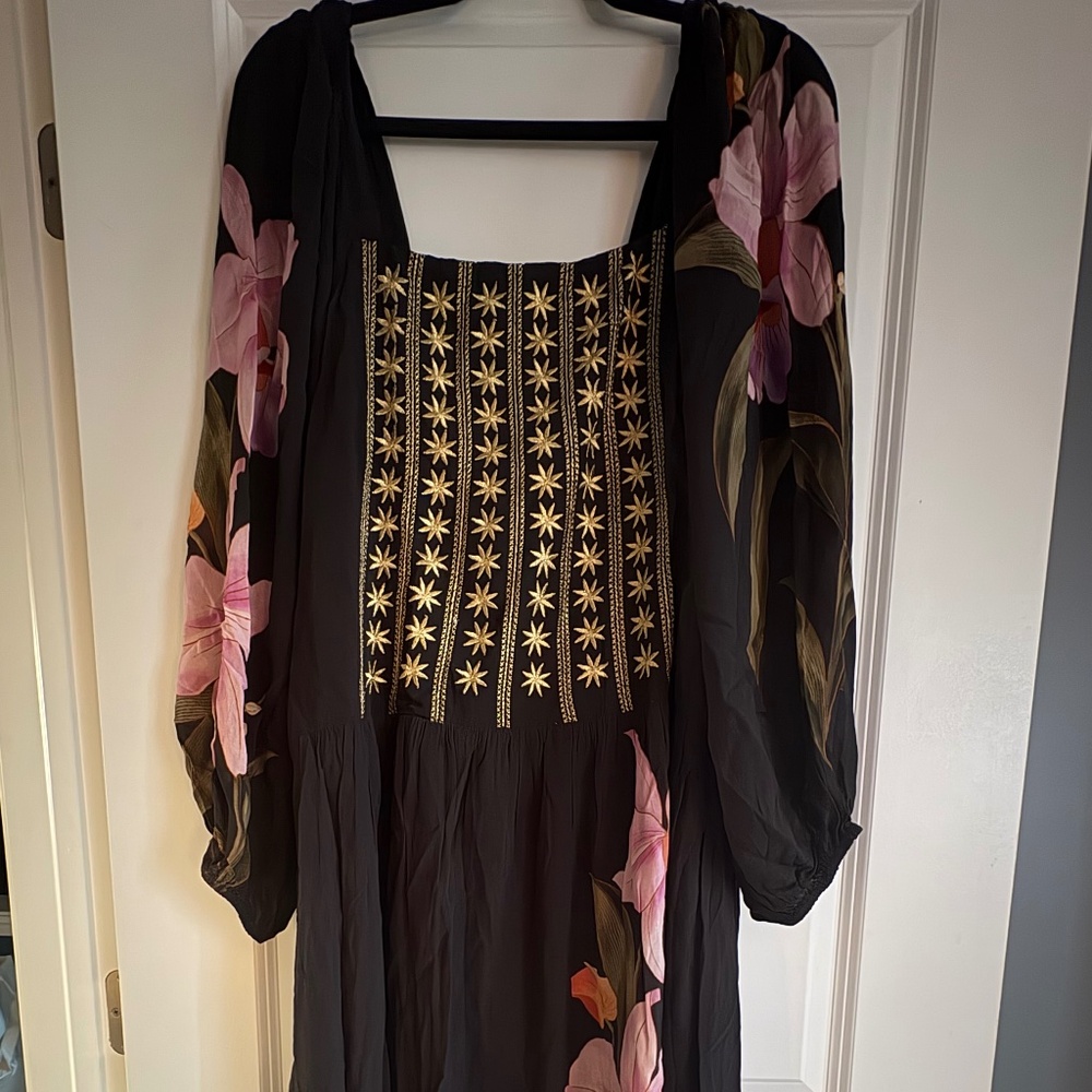 Farm Rio Floral Long Sleeve Midi Dress - Picture 2 of 9